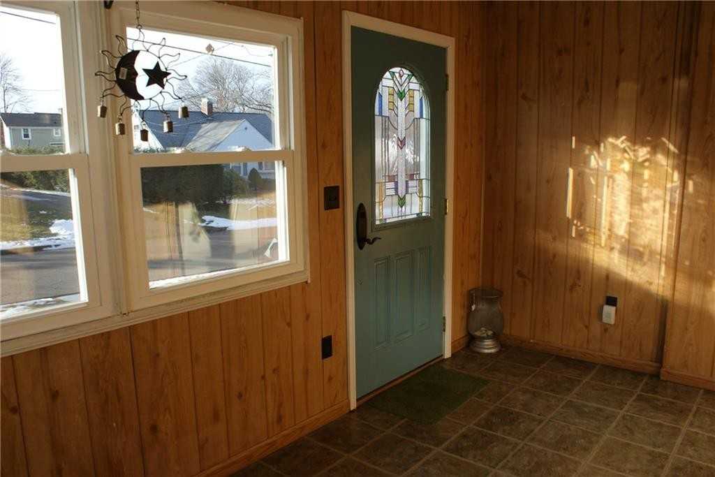 38 Johnson St - Photo 3 of 35