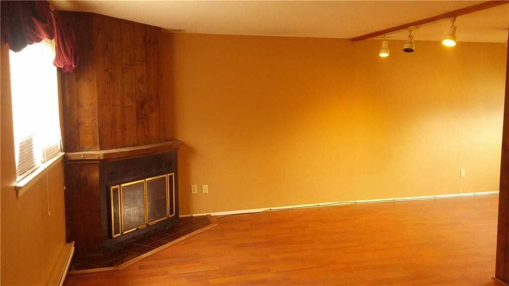 342 Lebanon Ave #11 - Photo 3 of 14