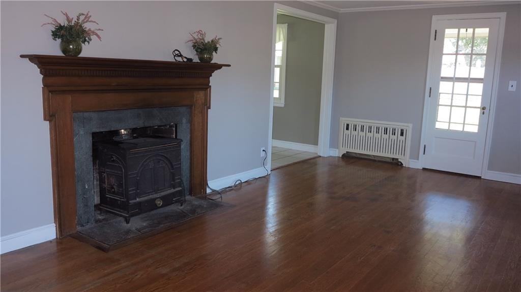 109 Park Pl - Photo 3 of 17