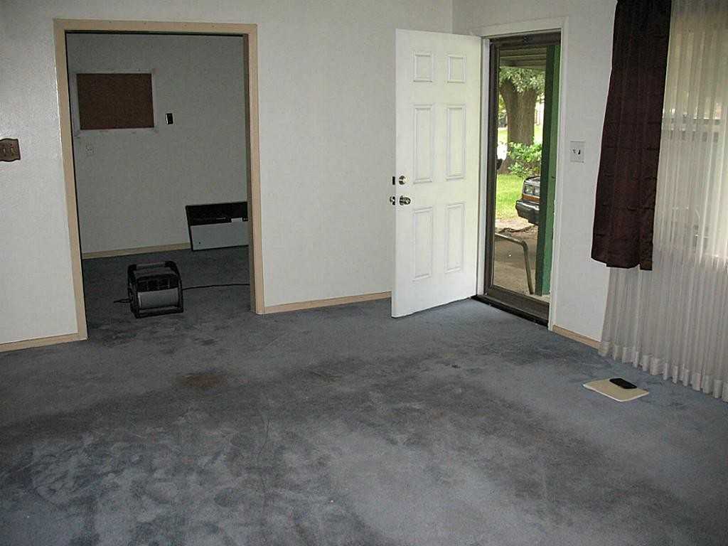 1610 Teanaway Ln - Photo 3 of 15