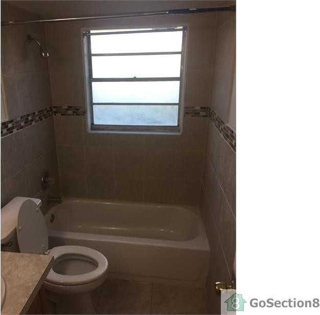 7606 E 25th Ave #B - Photo 2 of 5