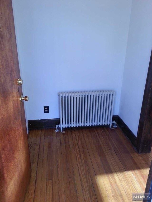 185 E 9th St - Photo 3 of 23