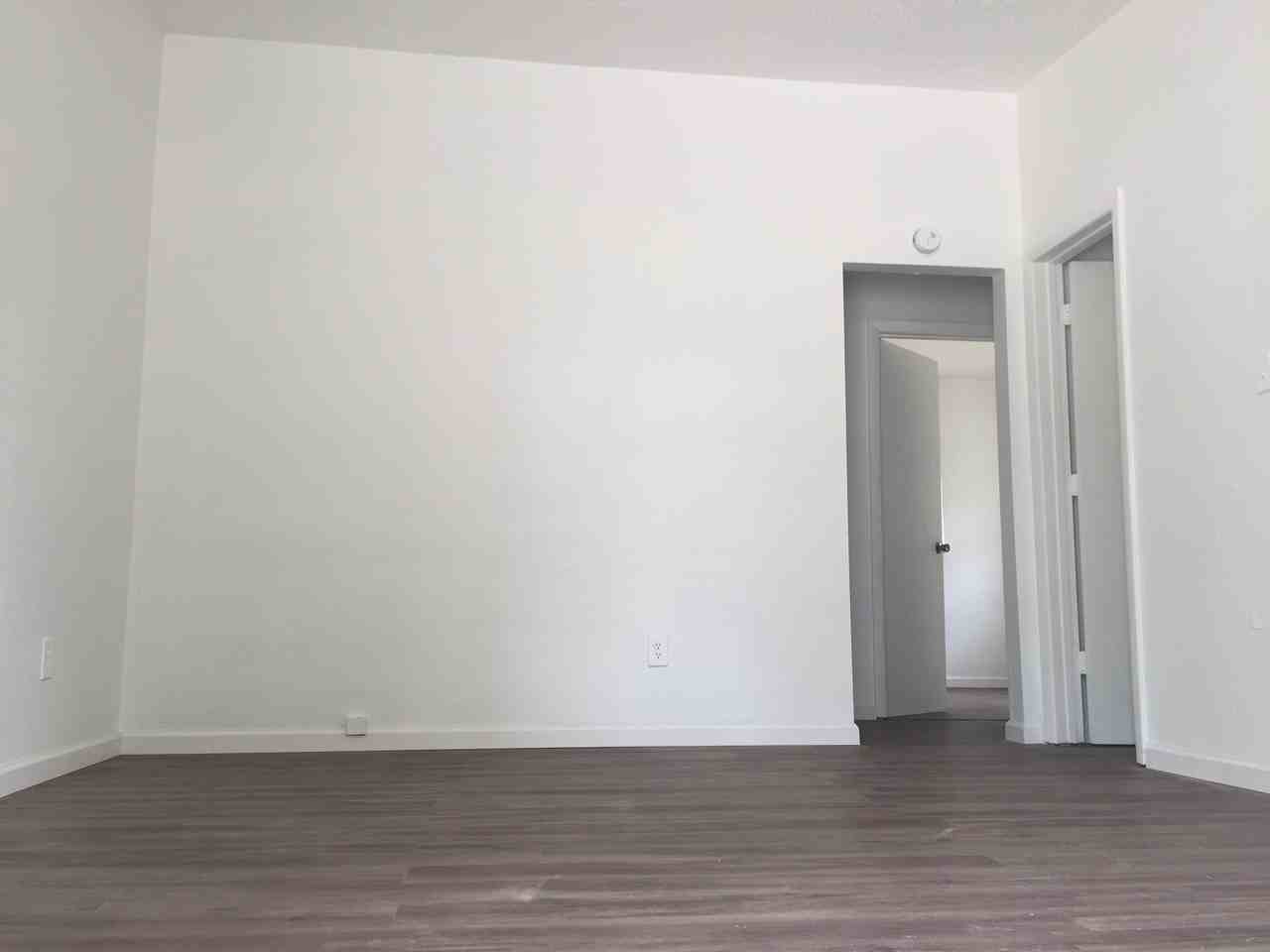 3615 N 25th St #b - Photo 2 of 7