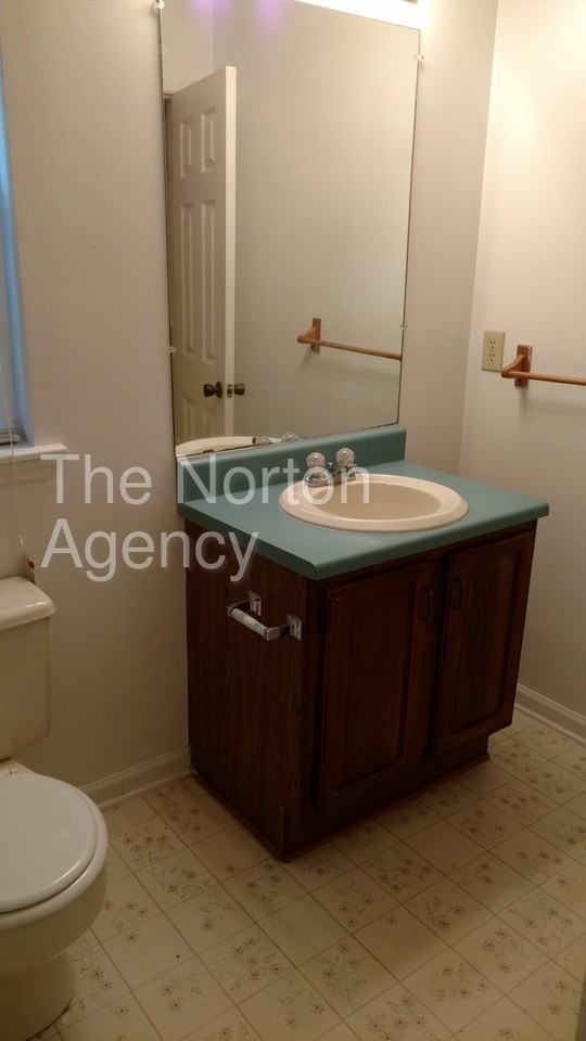 4998 Gillsville Hwy - Photo 3 of 14