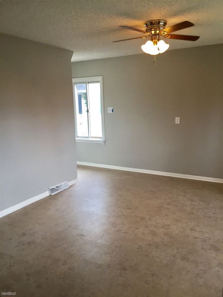 670 Hirsch Ave - Photo 2 of 16