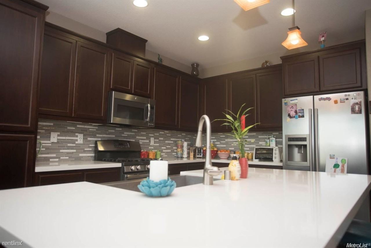 2114 Collet Ct - Photo 2 of 7