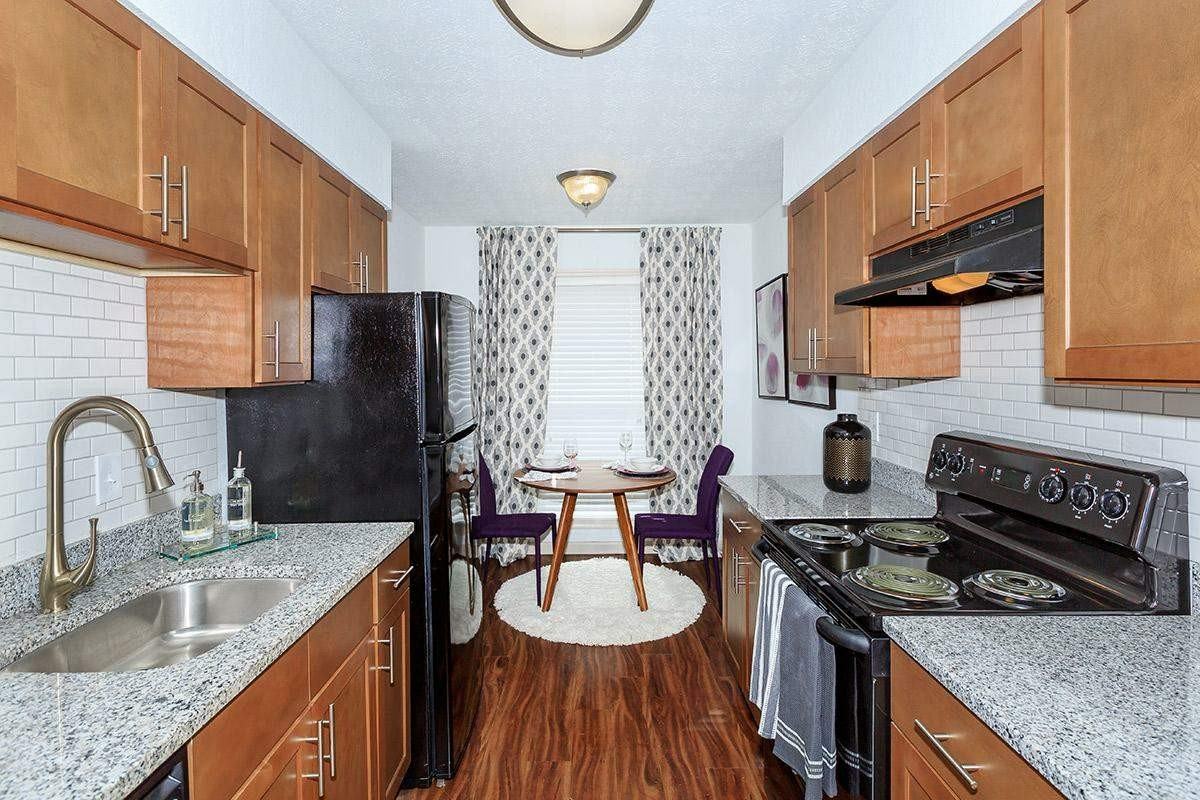 1500 Oak - Photo 3 of 23