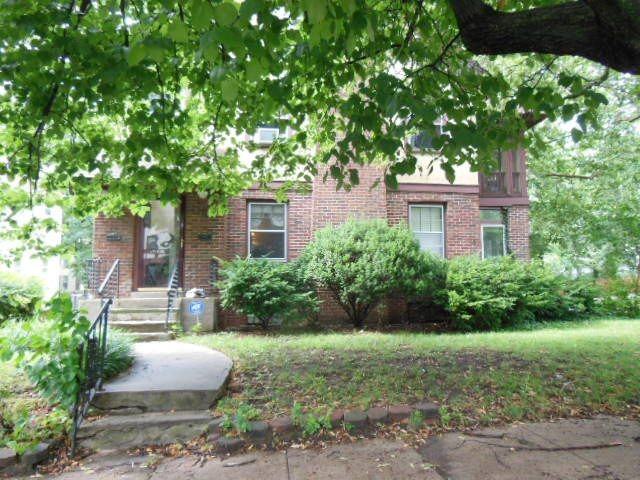 401 E 63rd Terrace - Photo 2 of 36