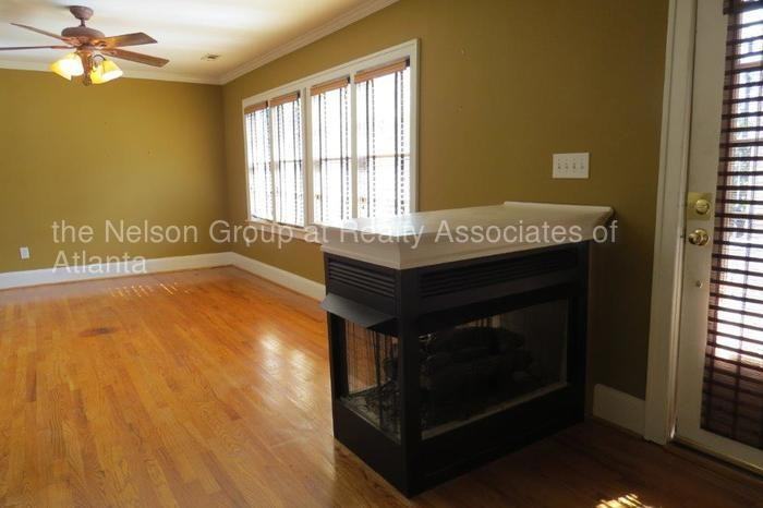 118 Lenore St - Photo 2 of 19