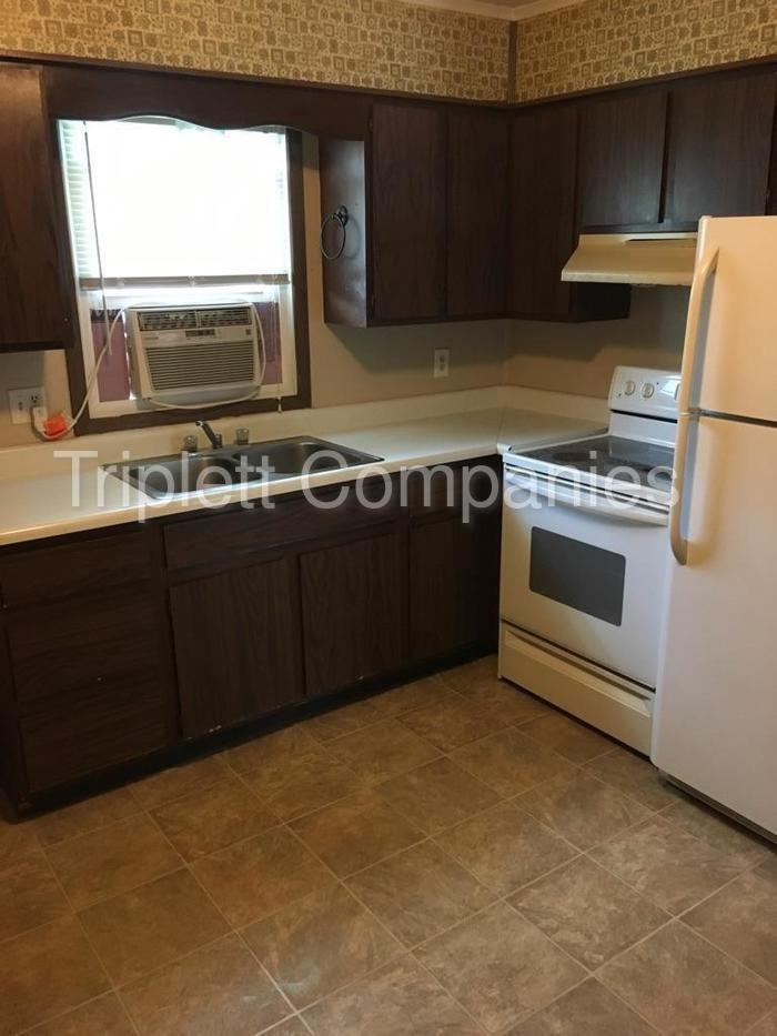 122 Larson Ave - Photo 2 of 13