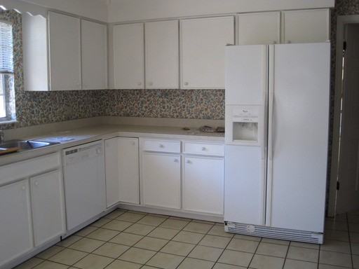 107 Satsuma Dr - Photo 3 of 12