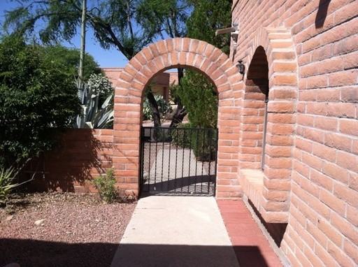 1910 W Ashbrook Dr - Photo 3 of 12