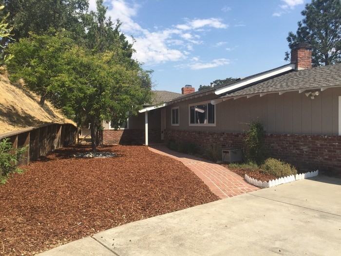 1810 Meadow Ln - Photo 2 of 25