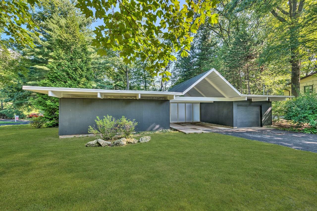 130 Grotke Rd - Photo 2 of 22