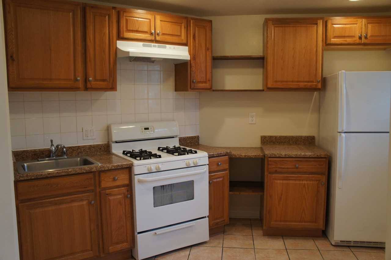 500 17th St NE #1 - Photo 2 of 9