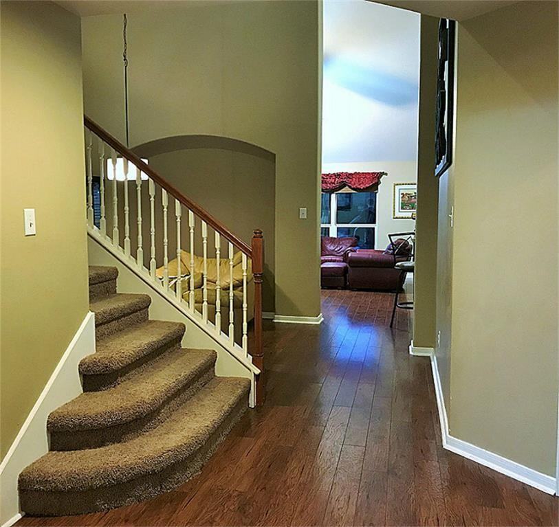 3958 Inglewood Cir - Photo 3 of 32