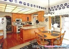 338 Jandel Ave NE - Photo 3 of 8