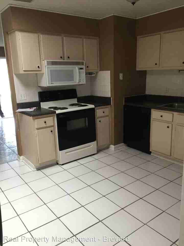 3300 Carnegie St - Photo 2 of 9