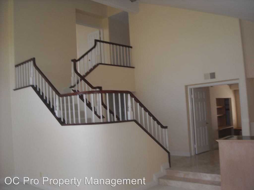 28831 Greenacres - Photo 3 of 10