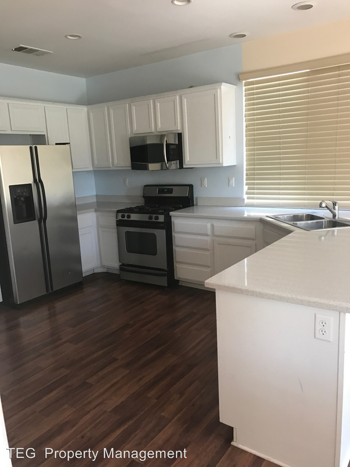 29396 Castlewood Drive - Photo 2 of 17