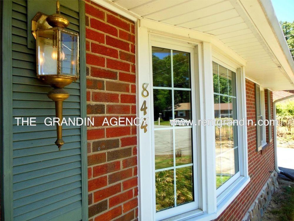 844 Virginia Ave NW - Photo 3 of 24