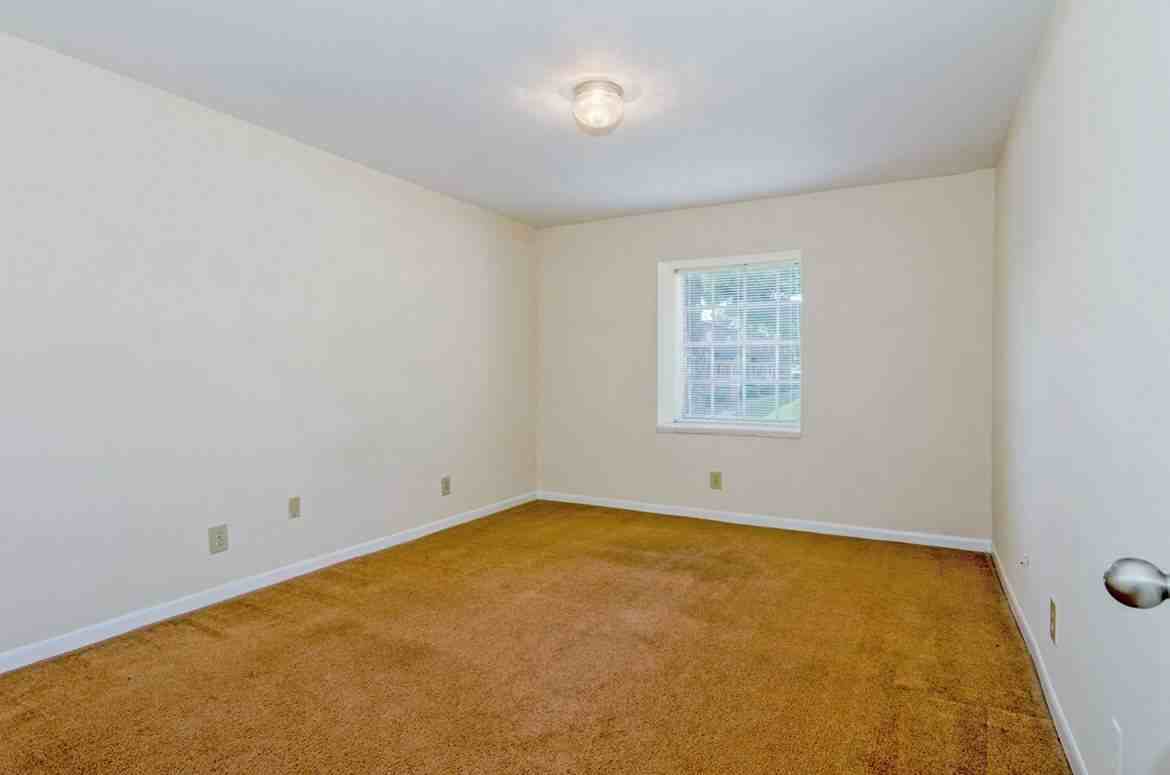 Galleria Courtyards Apartments 1400 Galleria Lane, Smyrna, GA 30080