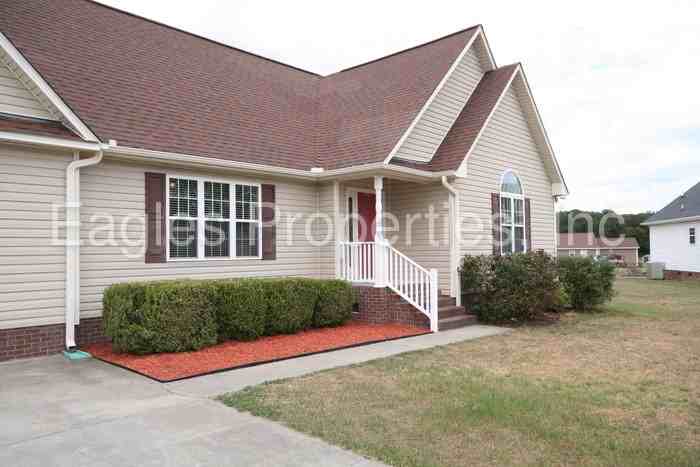 104 Martha Jean's Pl - Photo 2 of 27