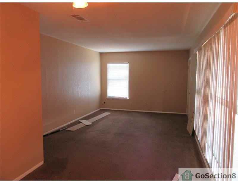 702 Longleaf St - Photo 3 of 11