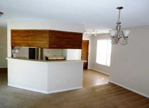 2056 Hunters Ridge Dr - Photo 3 of 8