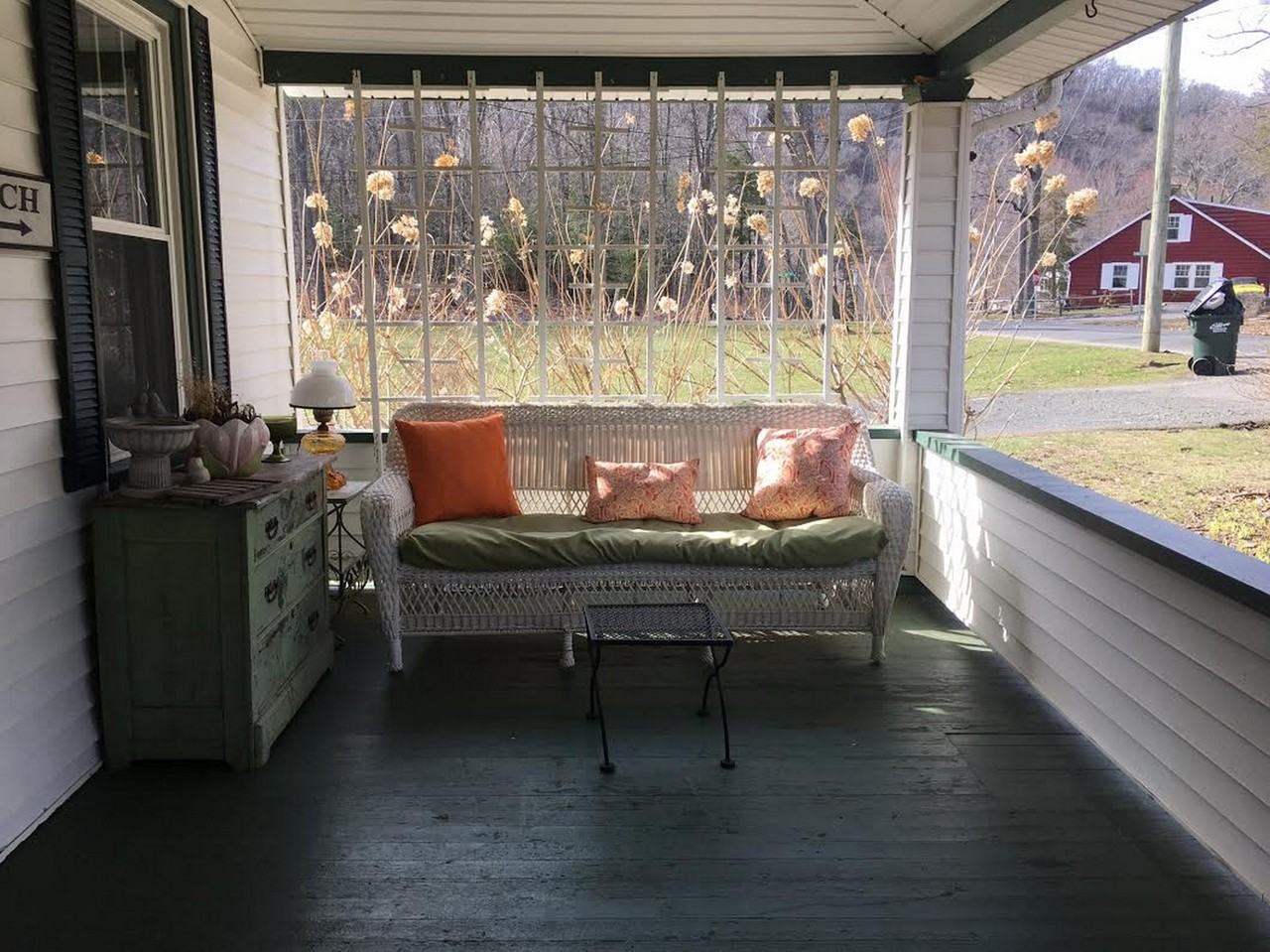 49 Flirtation Ave - Photo 3 of 14