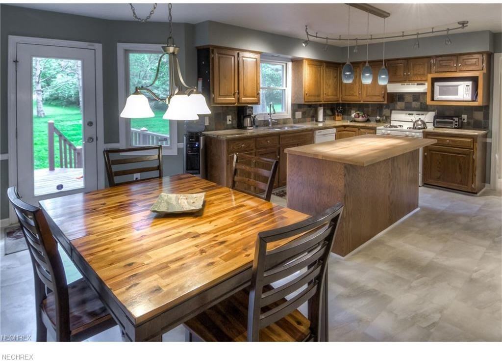 521 Lake of the Woods Blvd - Photo 2 of 30