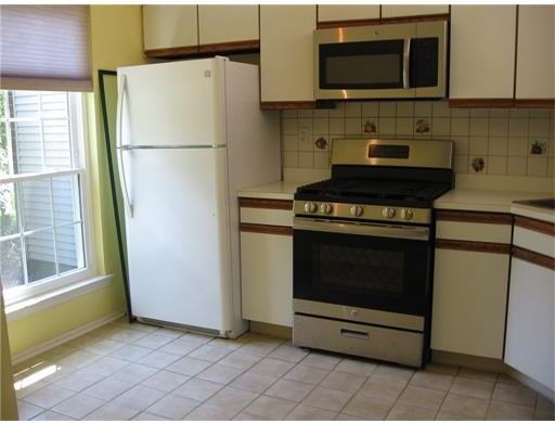 5 Goodwin Dr - Photo 2 of 17