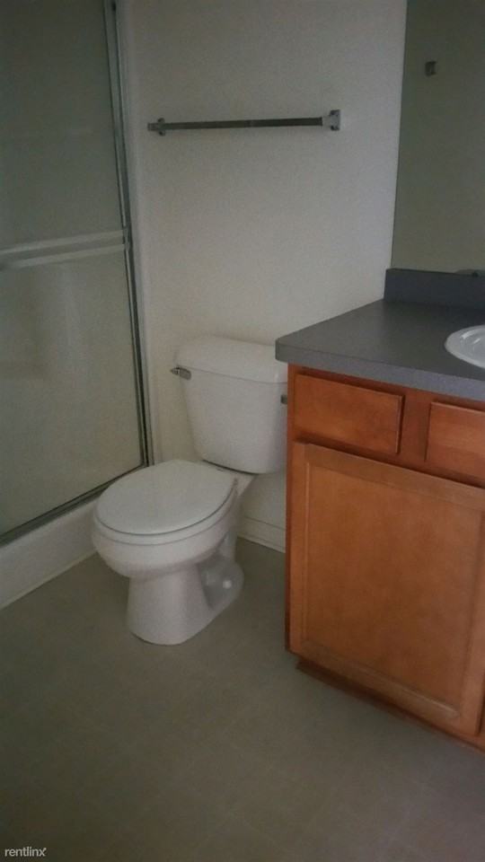 647 Worthington Dr - Photo 2 of 8