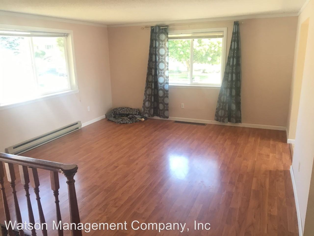 637 N Staples St - Photo 3 of 11