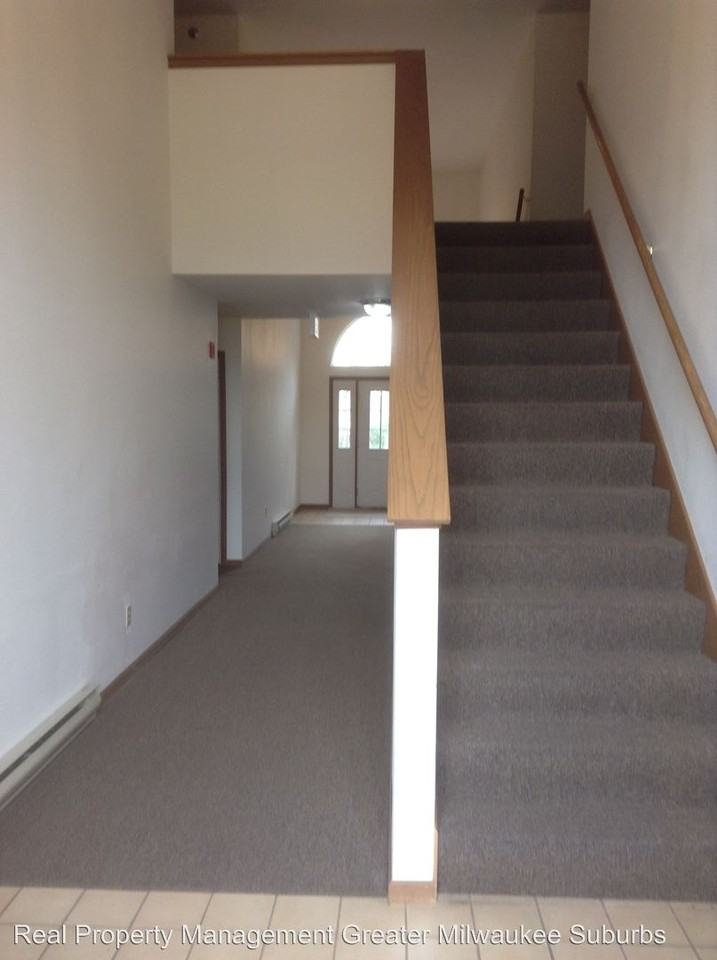 N91W16995 Apple Tree Ct. - Photo 2 of 2