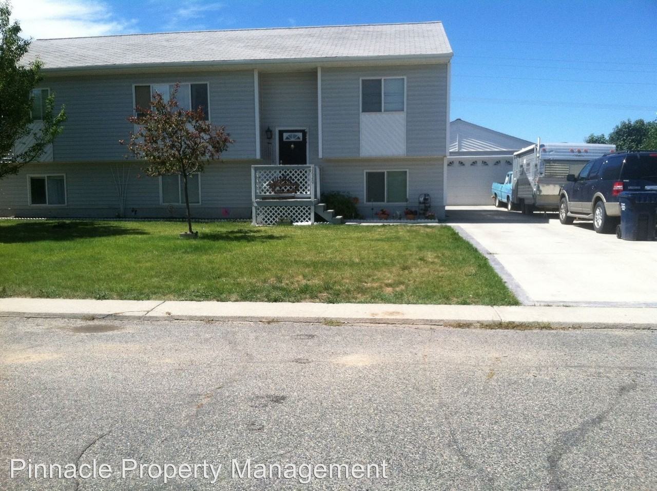 2620 Casper Dr - Photo 2 of 13