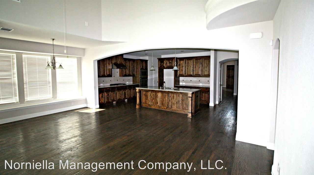 1744 Eagle Crest Dr - Photo 3 of 11