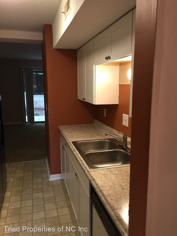 2413 Tantelon Pl - Photo 2 of 7