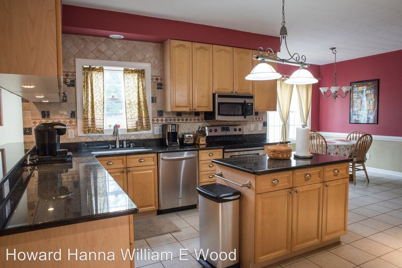 1432 Clearwater Ln - Photo 3 of 23