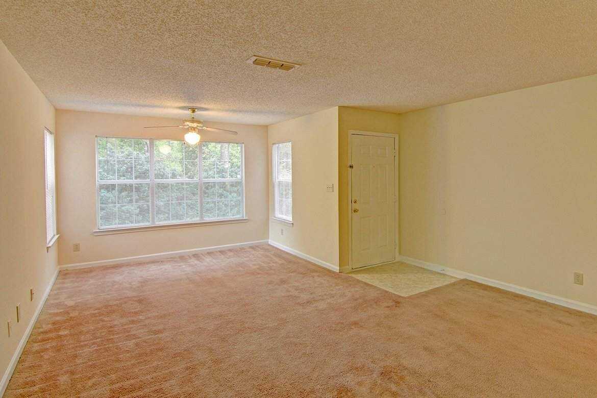 Windsor Landing - Photo 2 of 9