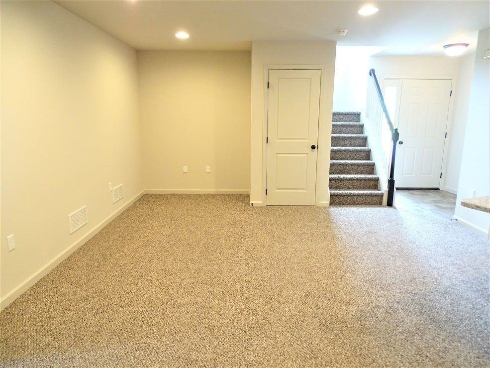 12 Arrowhead Dr - Photo 3 of 26