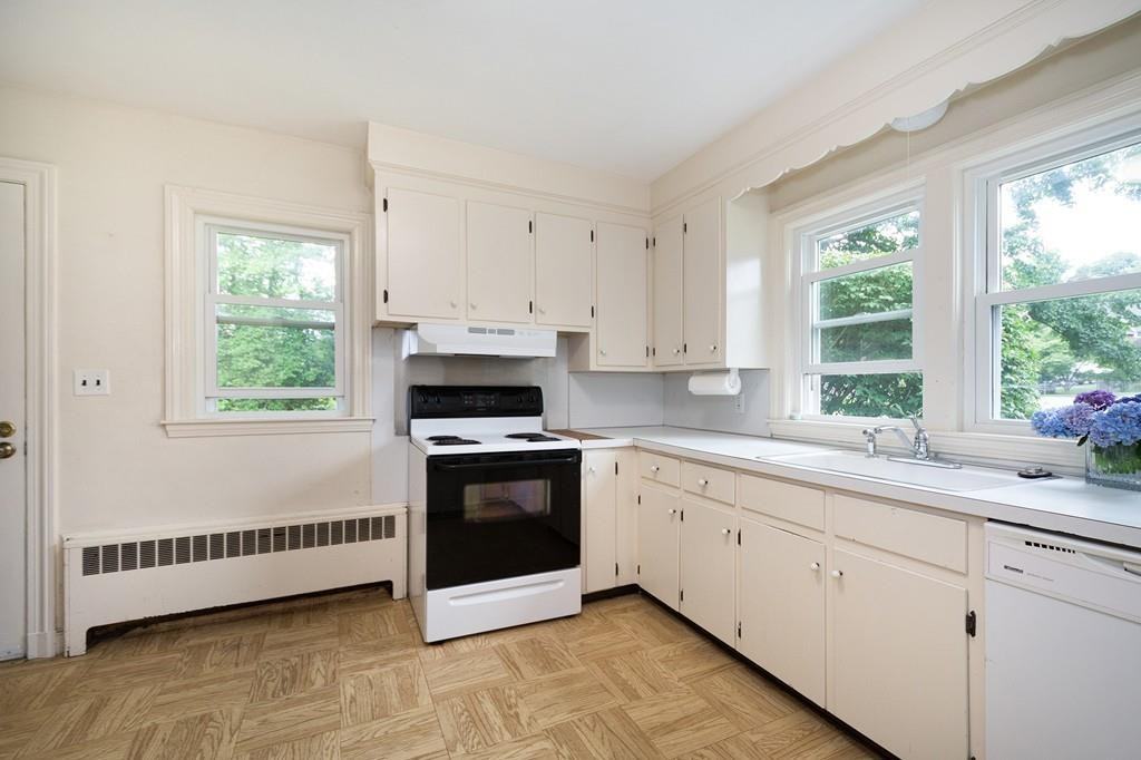 34 Bancroft Rd - Photo 3 of 12