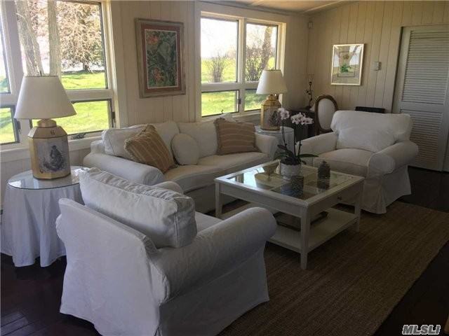 328 Centre Island Rd - Photo 2 of 14