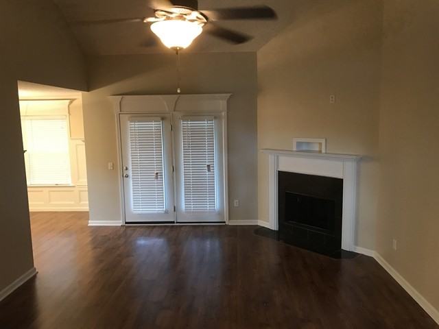 434 Roberts Way - Photo 3 of 23
