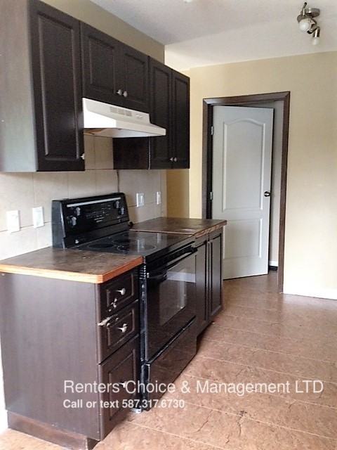 1901 23 St N #4 - Photo 3 of 16