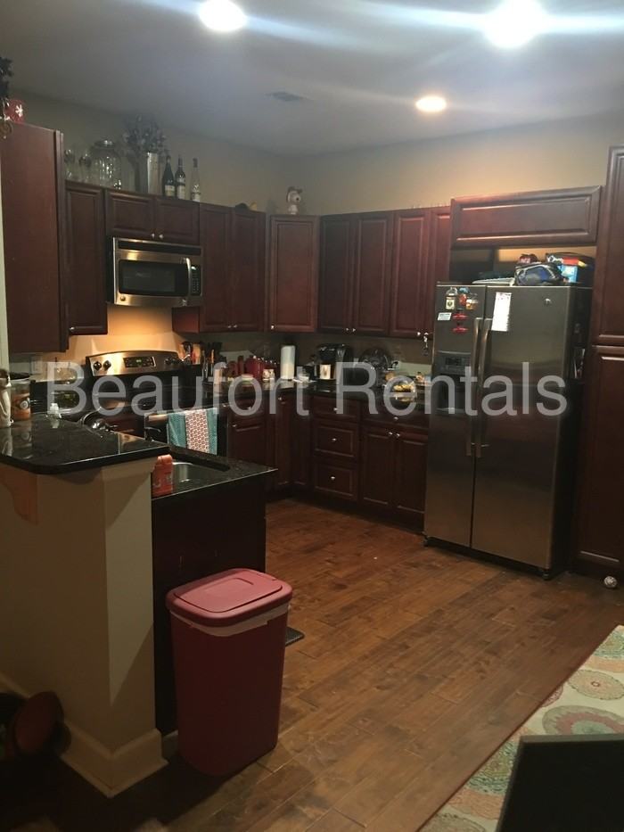 4 Kaminsky Ln - Photo 3 of 22