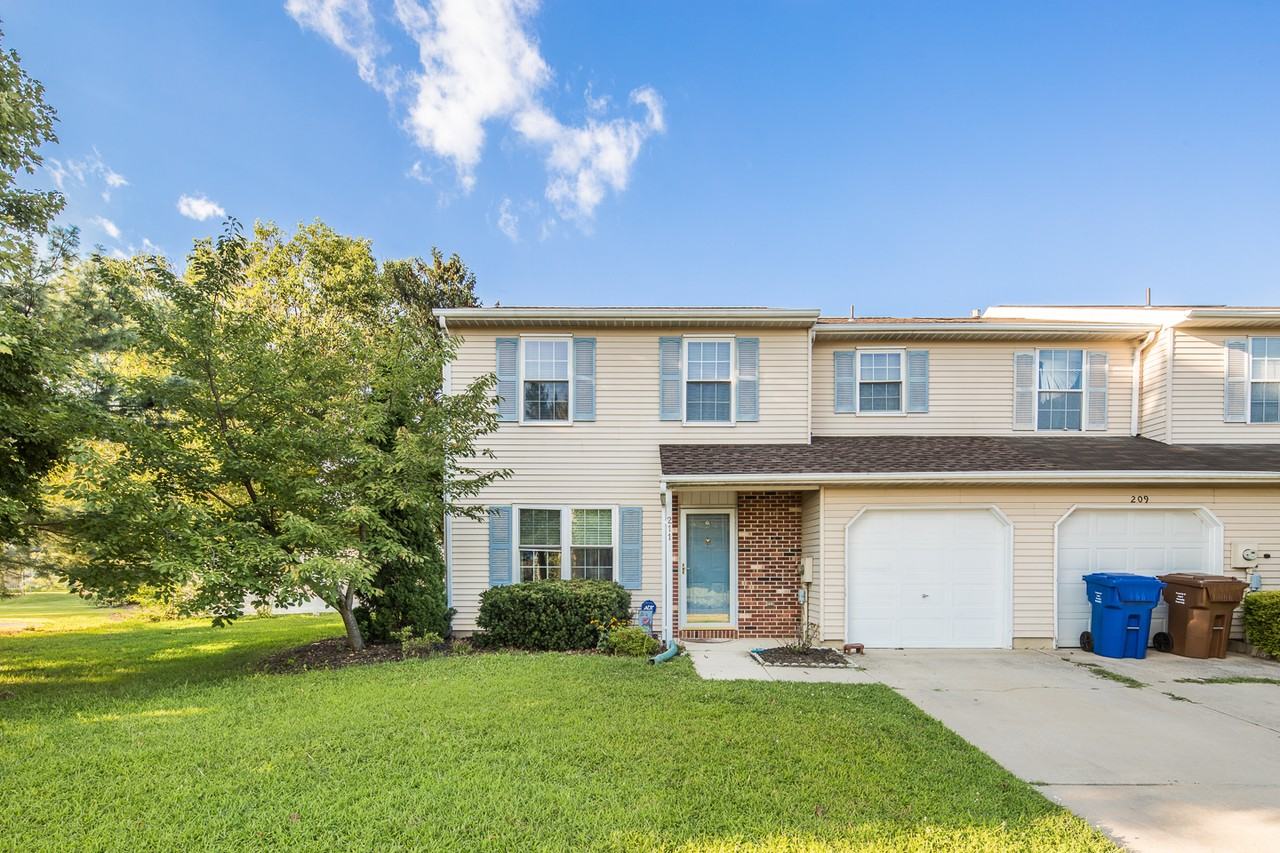 211 Lafayette Drive - Photo 2 of 4