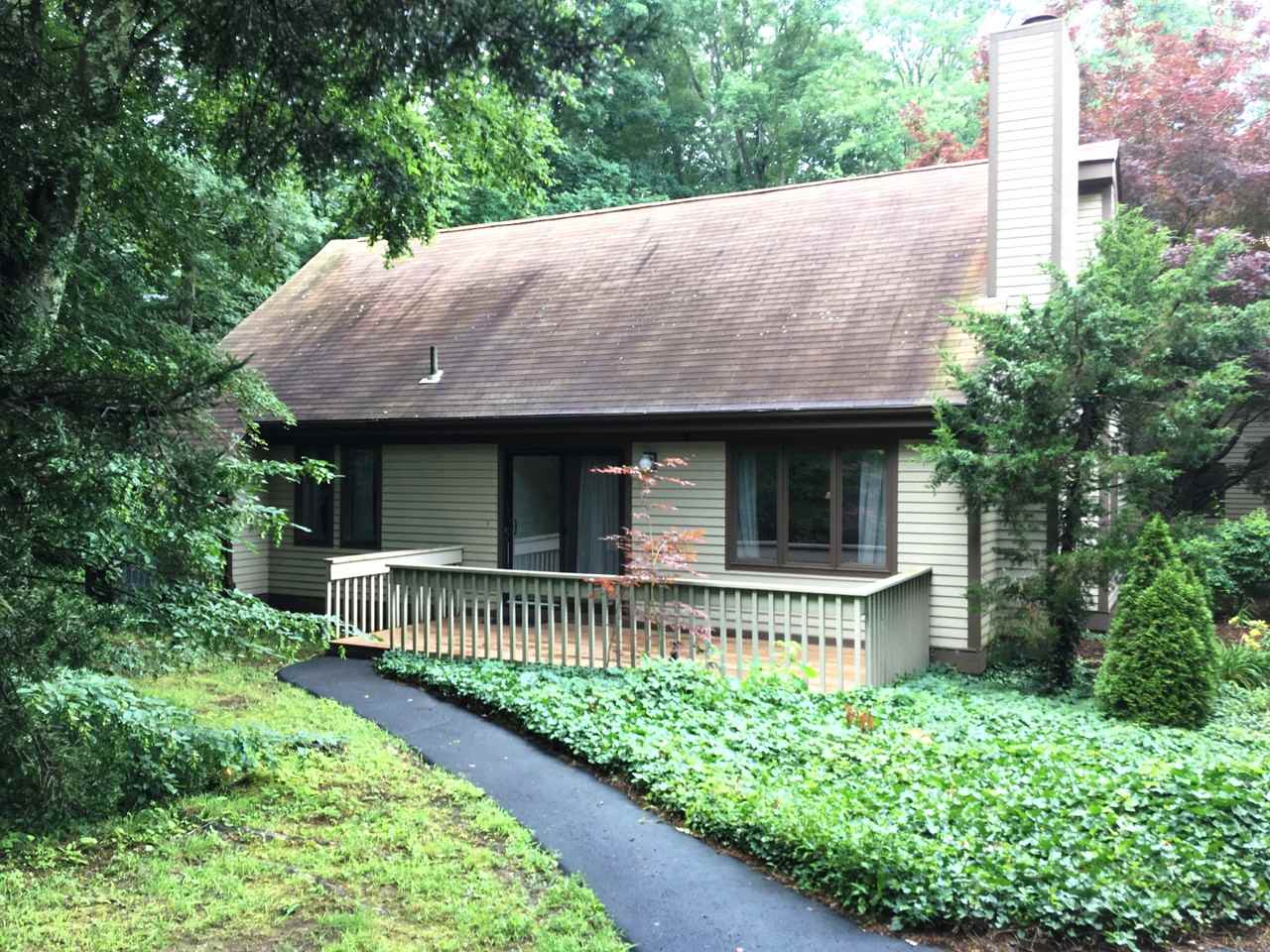 4 Copper Hill Dr #4 - Photo 2 of 11