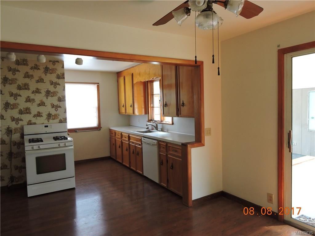 4005 Hardt Rd - Photo 2 of 17