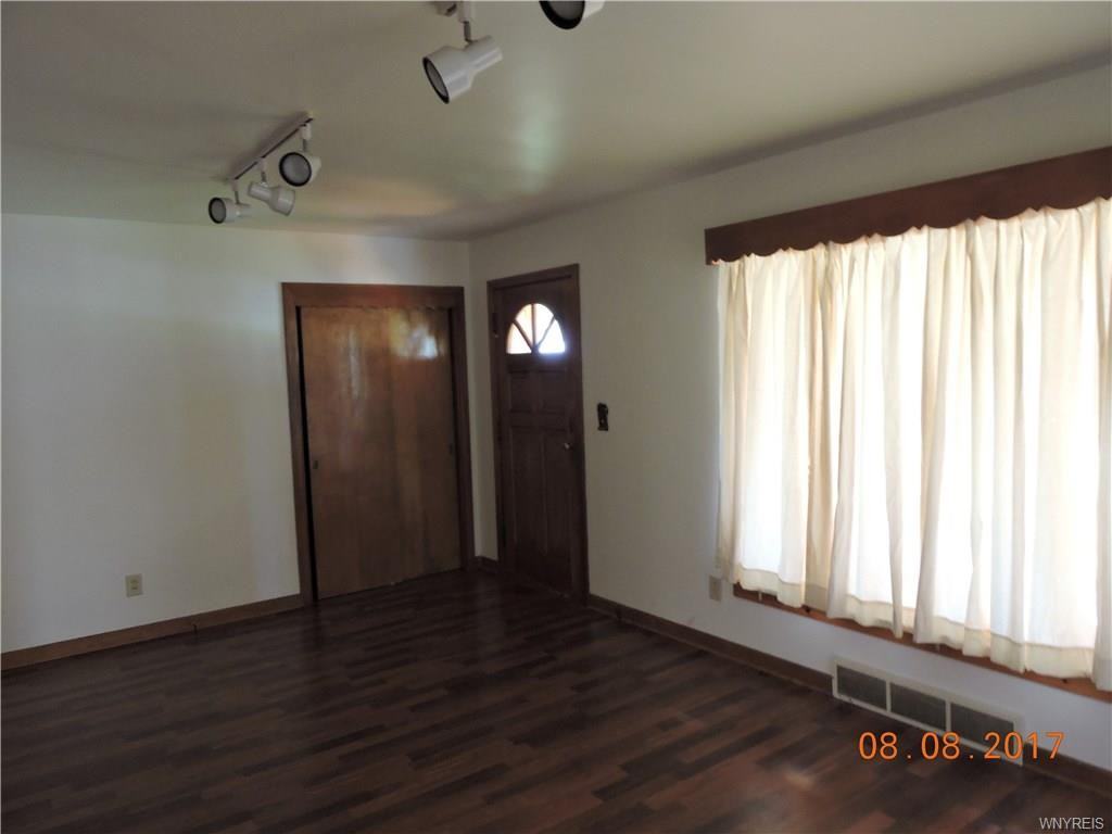 4005 Hardt Rd - Photo 3 of 17